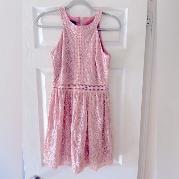 I.N. San Francisco Dresses & Skirts - Beautiful I.N. San Fransisco lace dress size 7